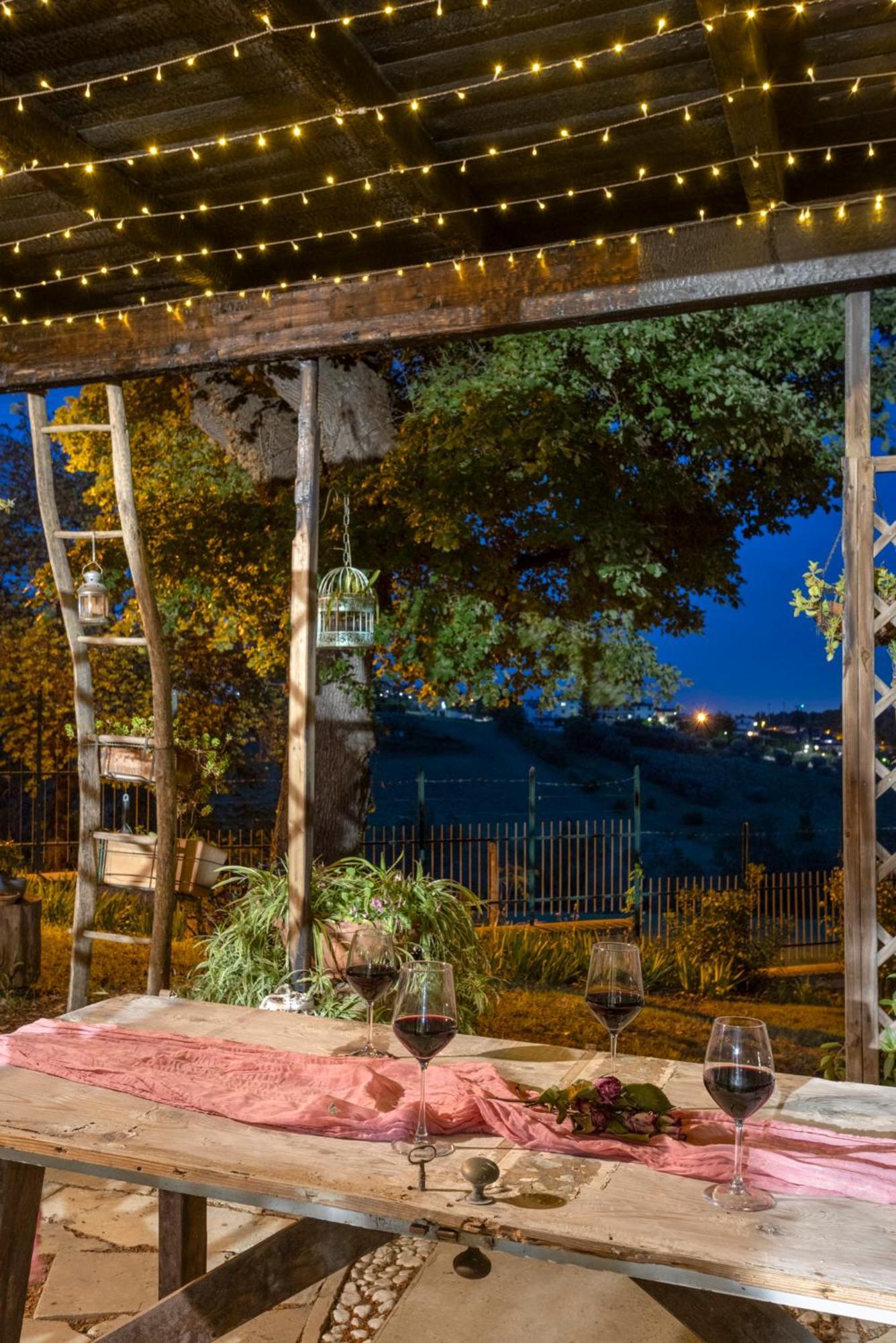 B&B In An 1800S Frescoed Villa With Panoramic Solarium And Historic Park - Villa Mastrangelo Colli del Tronto Buitenkant foto